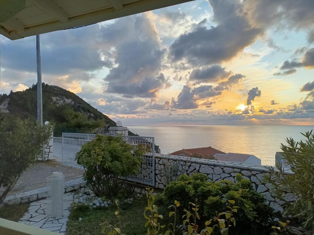 Deep Blue- Rosemary Sea View Apartment Áyios Nikítas Екстериор снимка